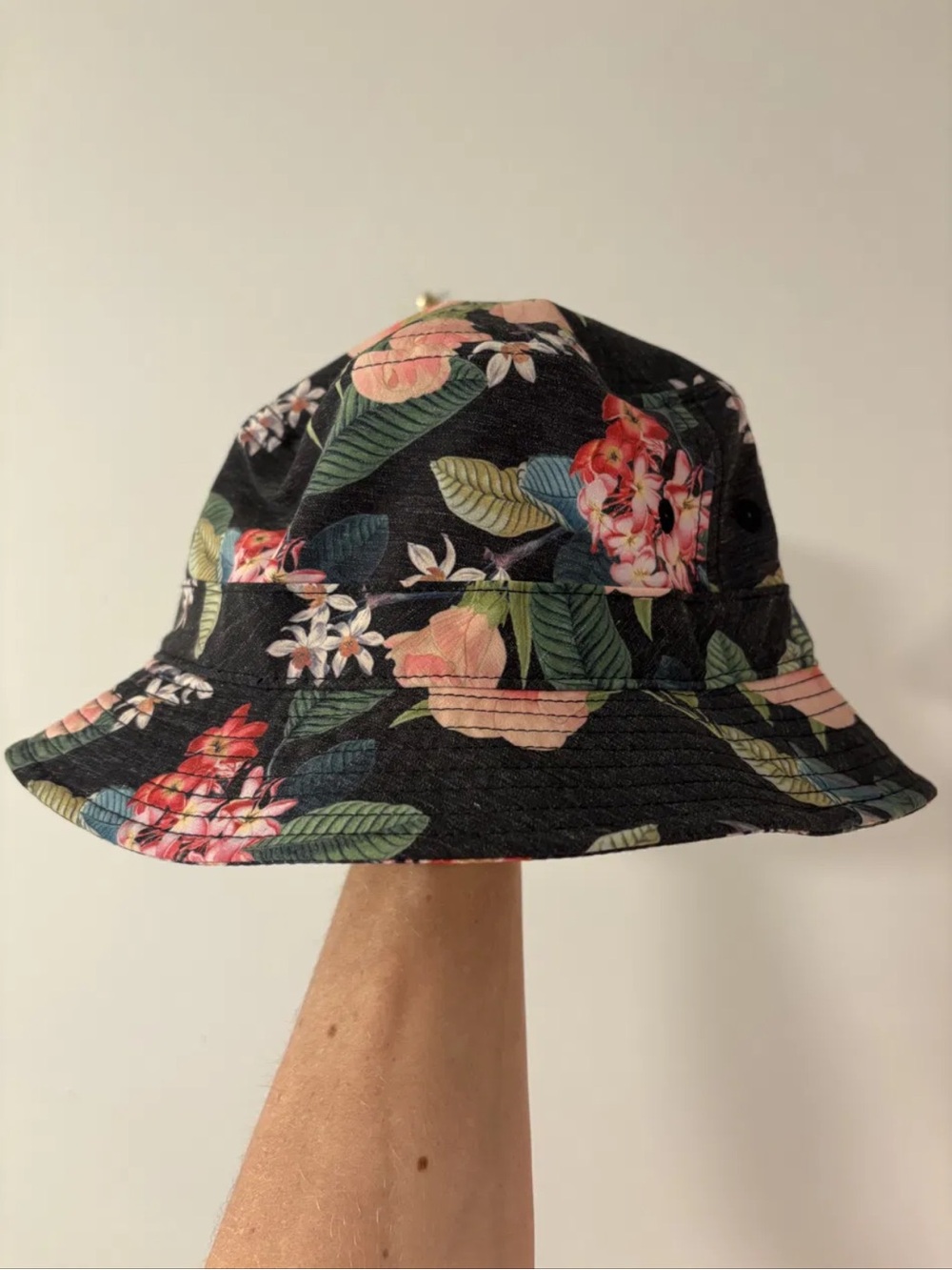 Roark Tropical Floral Bucket Hat — S/M 🌺